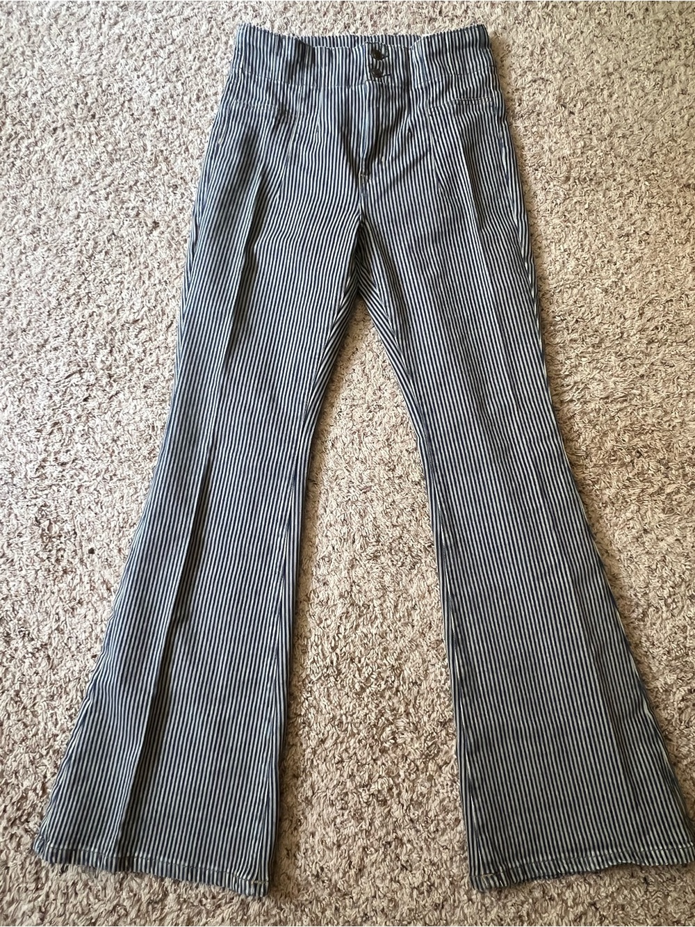 WE THE FREE 30 Jayde Striped Blue & White High-Waist flare Jeans - Picture 3 of 6